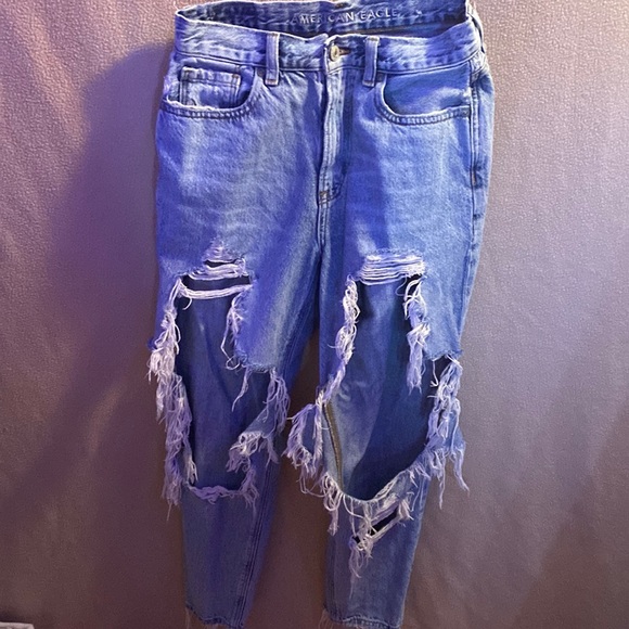 Light blue American Eagle jeans, size 2 mom jeans. - Picture 1 of 3